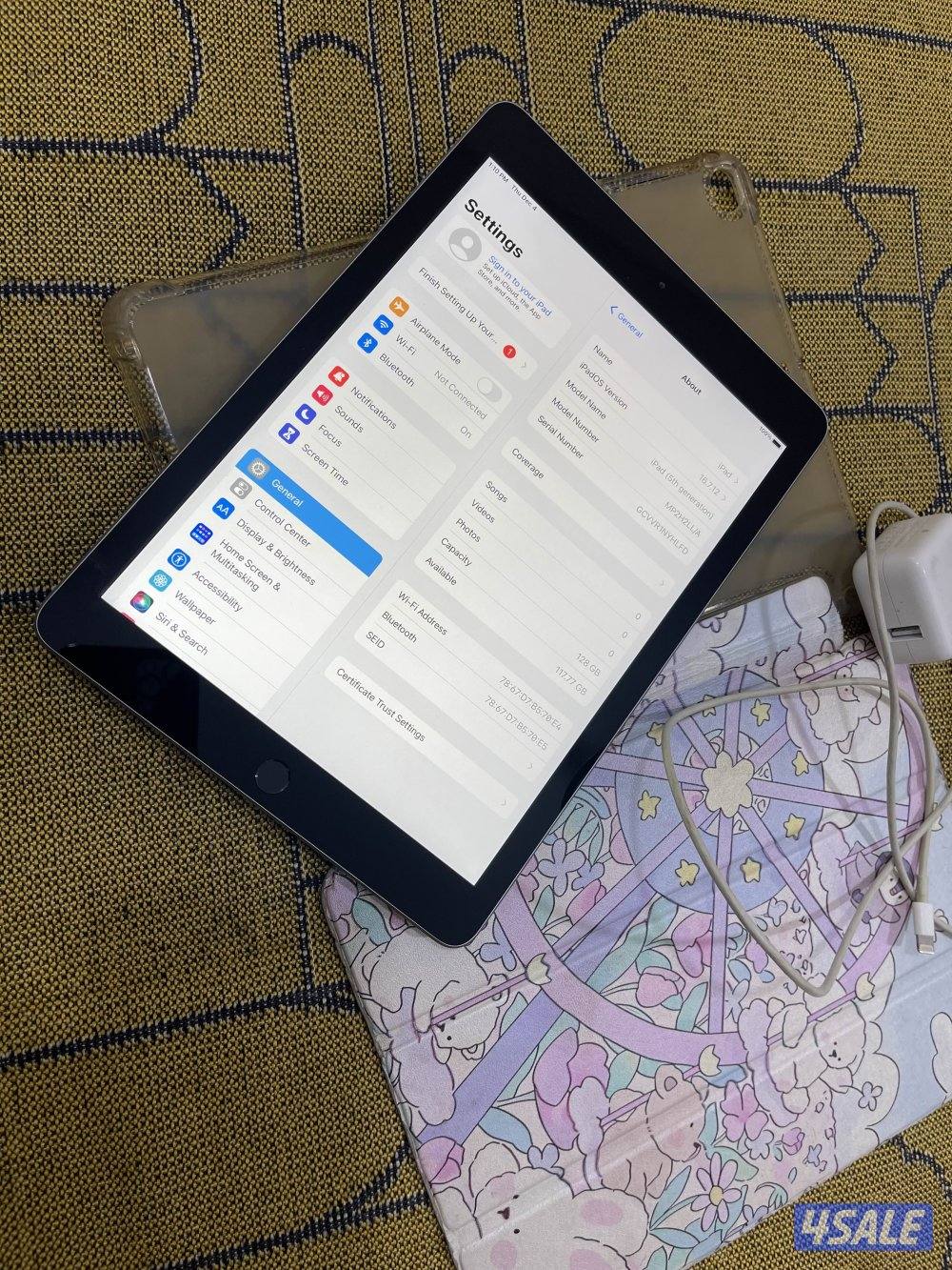 ايباد ابل 5 الخامس 128قيقا واي فاي نظيف مو مفتوح ولا مصلح مع بوك وبلاك3