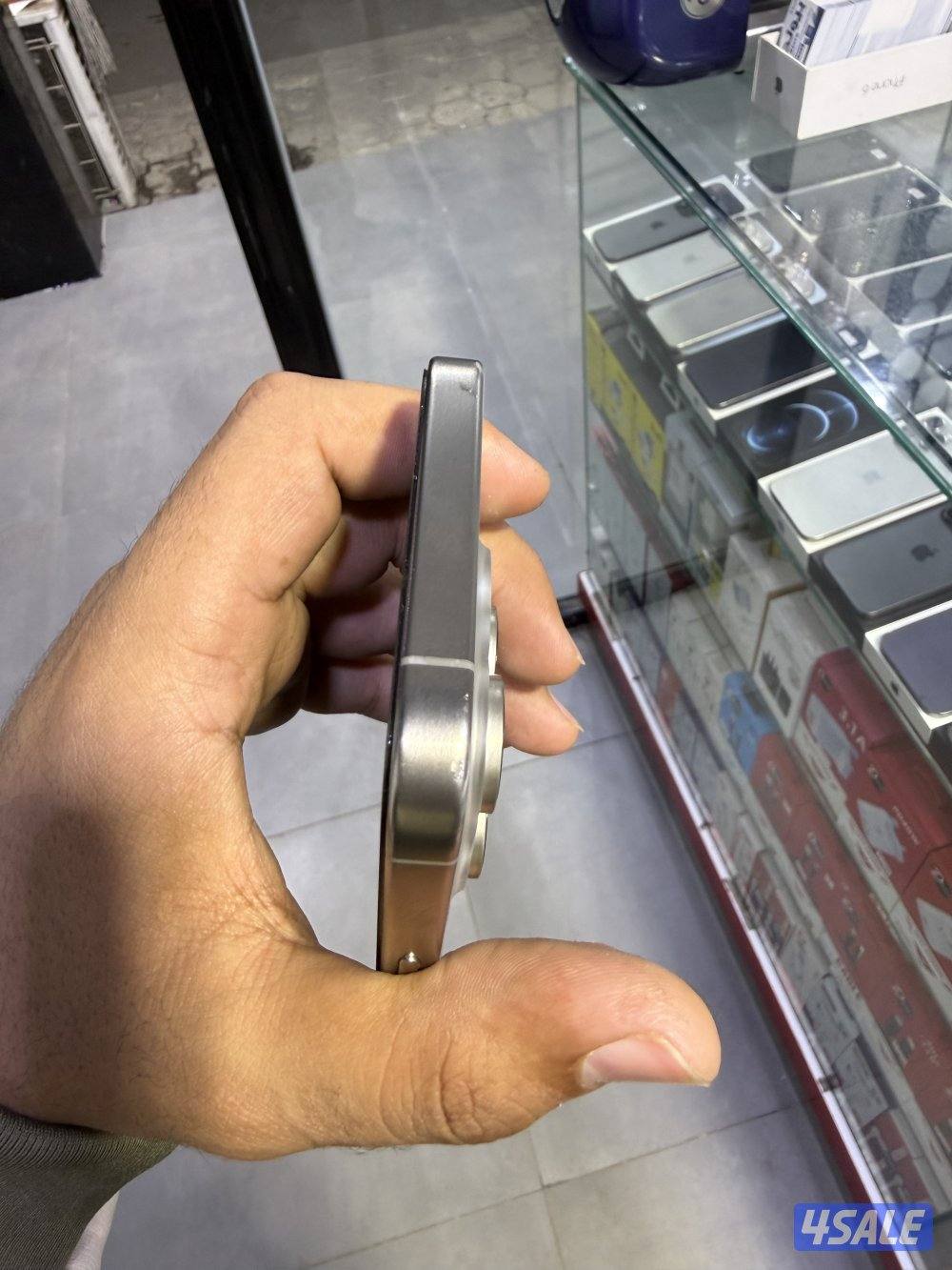 ايفون ١٥ برو ماكس تيتانيوم ٢٥٦ جيجا بطاريه 87٪ بحالة ممتازه3