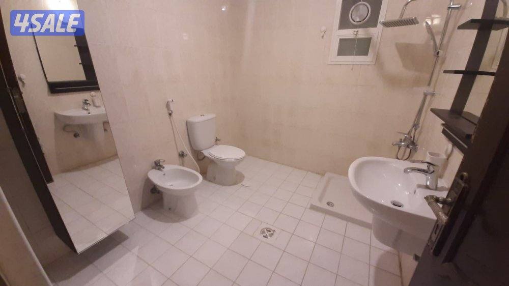 للإيجار شقة كبيرة2