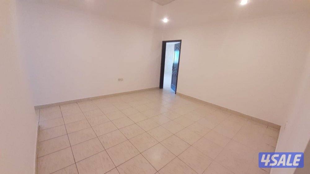 للإيجار شقة كبيرة4