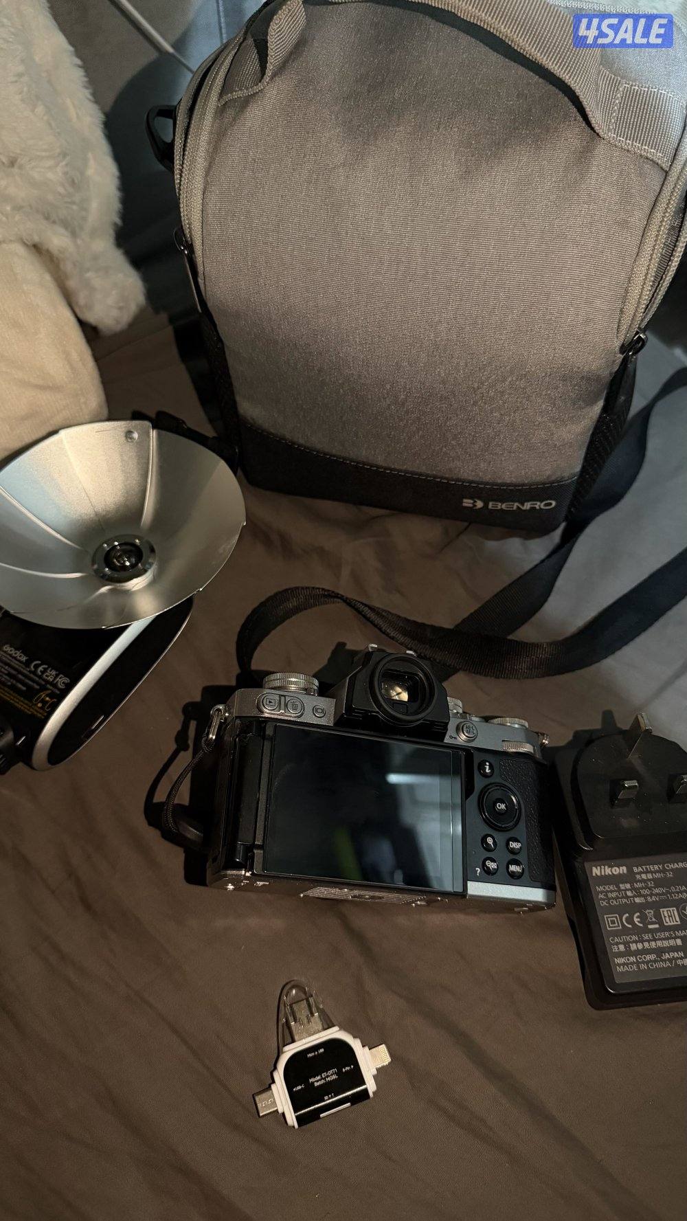 NIKON Z Fc كاميره نيكون مع مرفقات فلاش godox حقيبه3