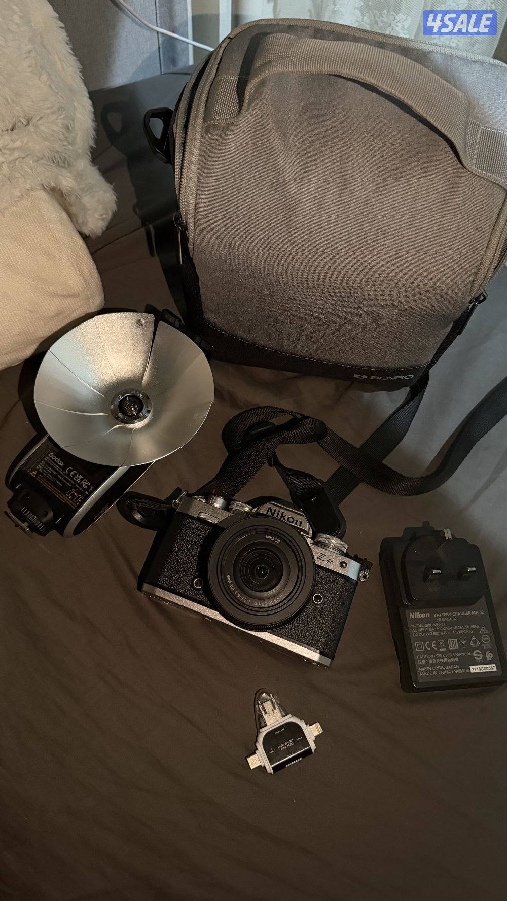 NIKON Z Fc كاميره نيكون مع مرفقات فلاش godox حقيبه4