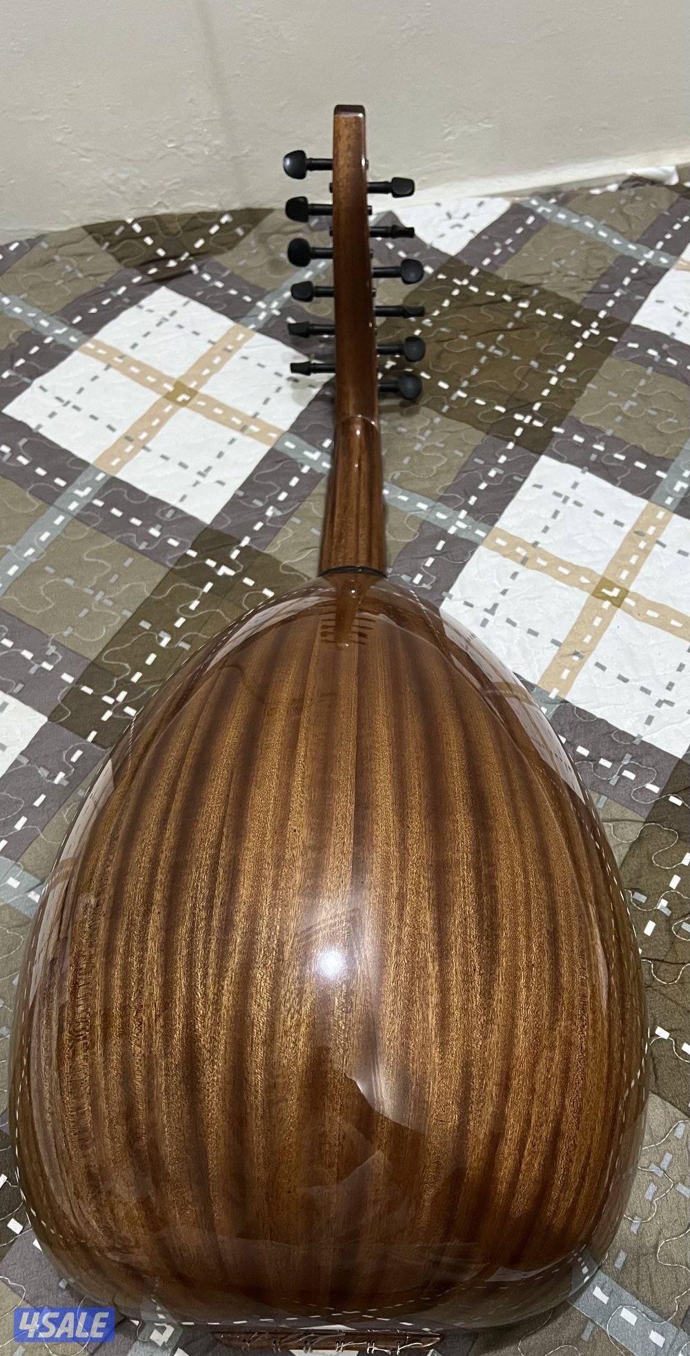 للبيع عودين فاخرين زرياب وزكي فاروق الاثنين ب 3502