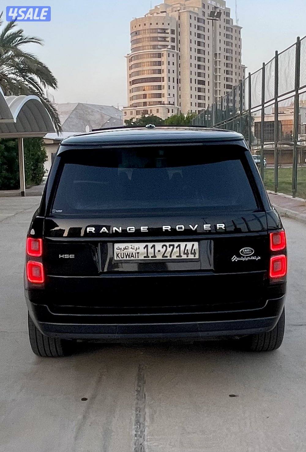 رنج روفر كلاسيك HSE 2014 بحالة ممتازة3