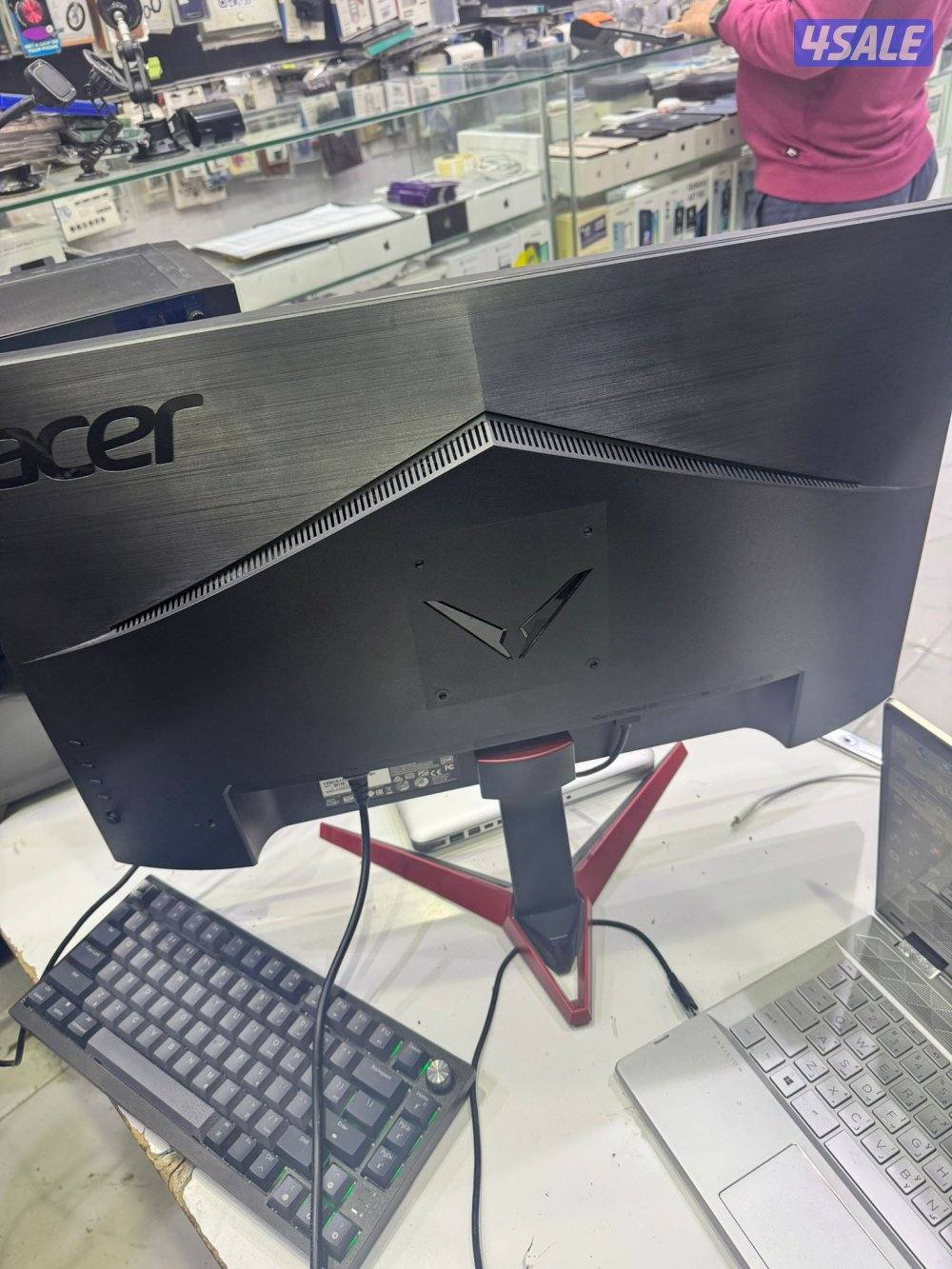 Asus Gameing pc i5 10TH
Ram 16GB
Sad 1TB laser m.2
Nvdia 1650 GTX 4G8