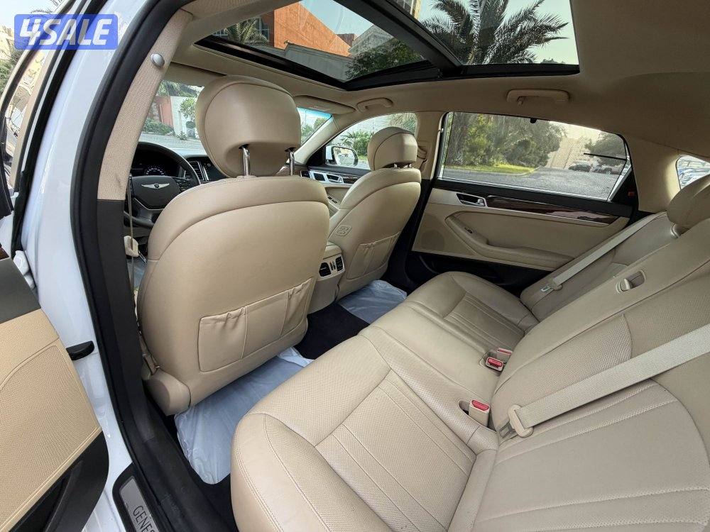 Genesis G80 V6 3.8 Model 2019 full option 110km excellent condition8