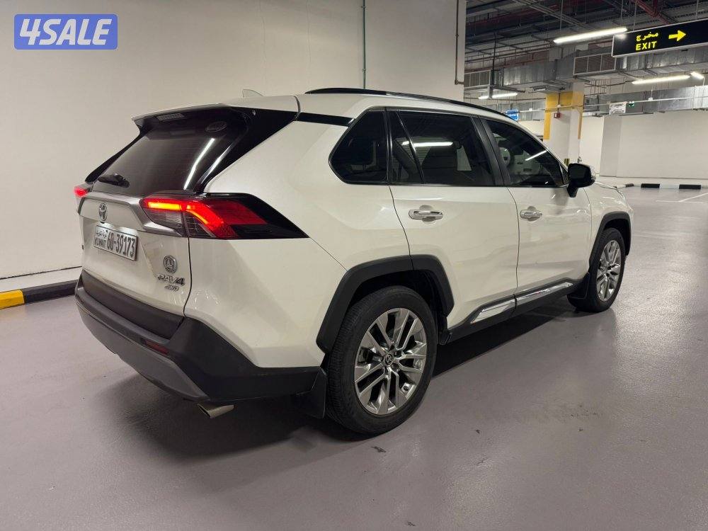 تويوتا راف فور1