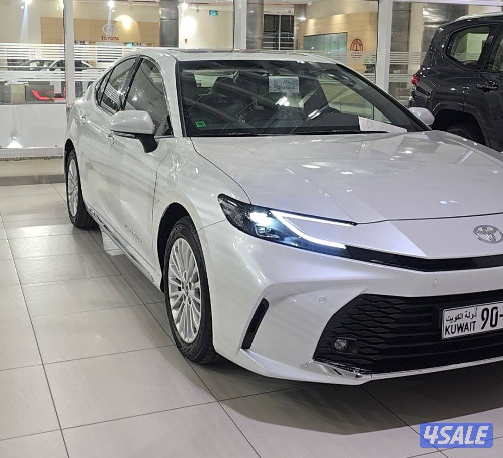 للبيع كامري اصفار 2025 الدرجه الثانيه استلام فوري1