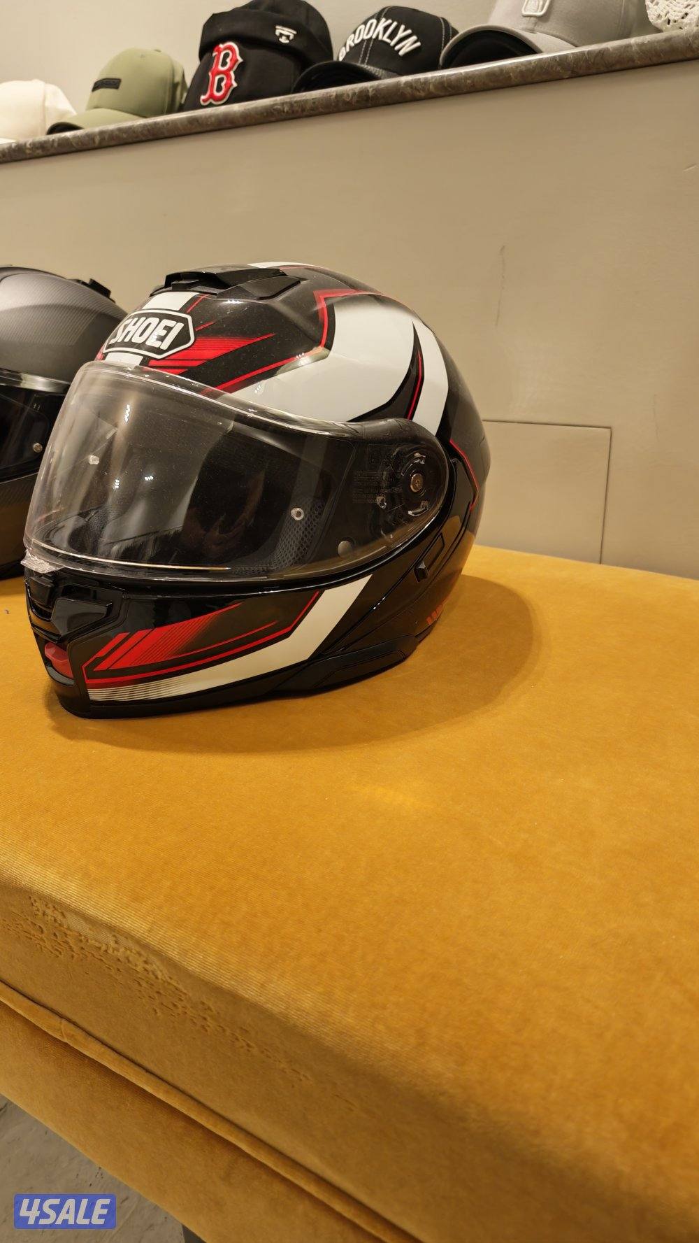 اكثر من خوذة للبيع شرط اصلي0