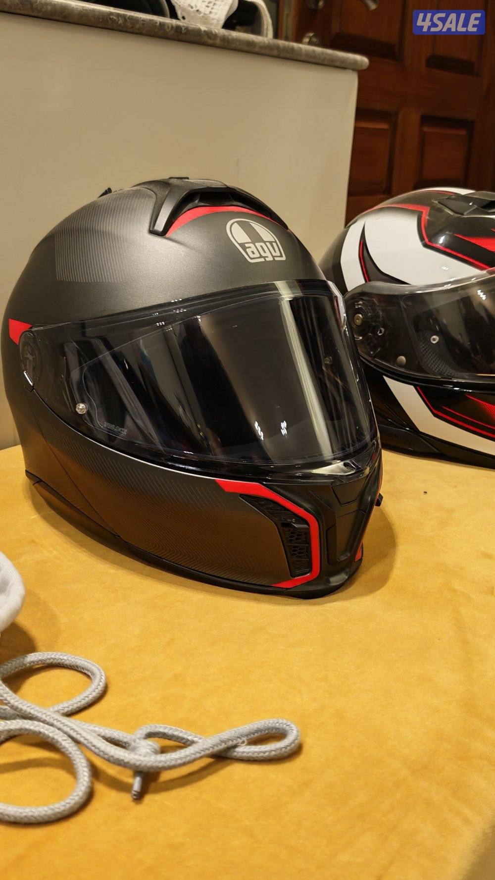 اكثر من خوذة للبيع شرط اصلي1