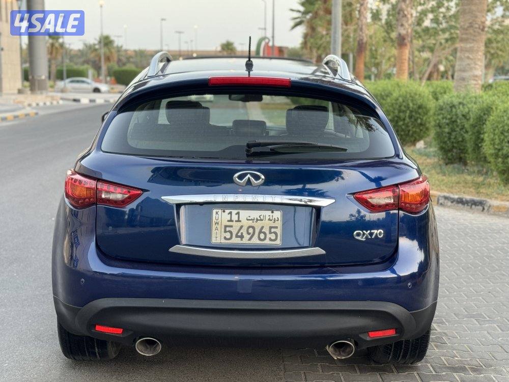 انفينيتي QX70 موديل 2014 بحاله ممتازه جدا4