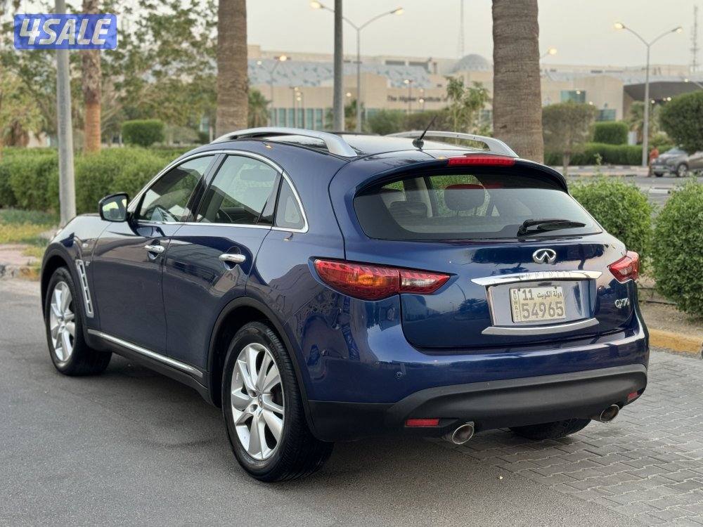 انفينيتي QX70 موديل 2014 بحاله ممتازه جدا7