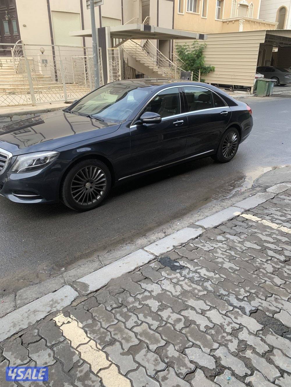 للبيع مرسيدس حجم ٤٠٠ لا رج م6