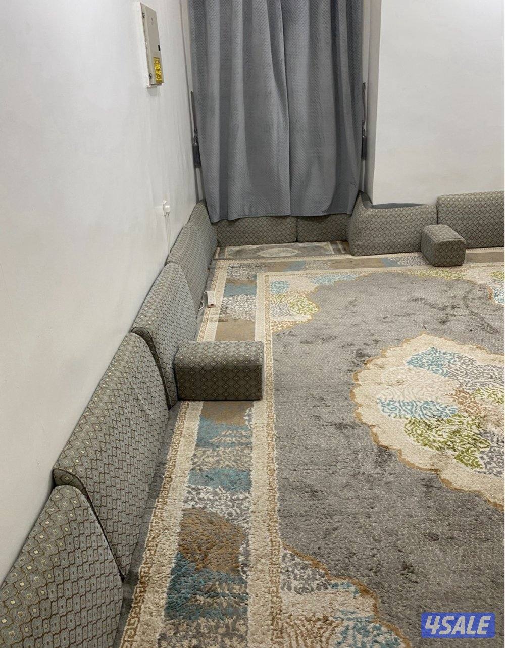 للبيع سجاده مع مساندها للتواصل1