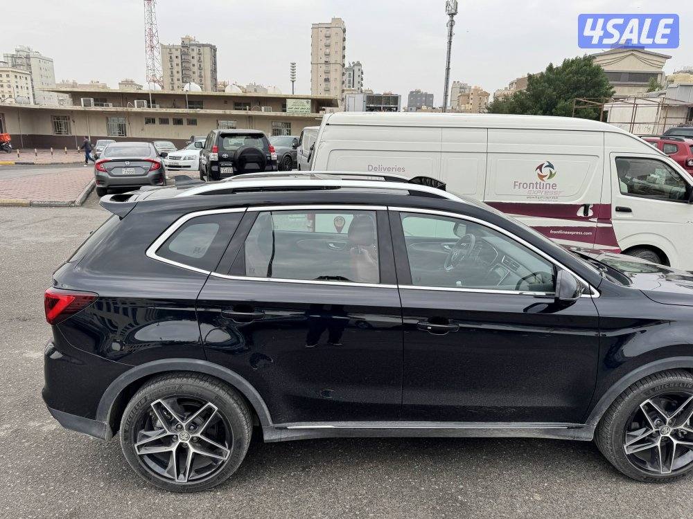 للبيع سياره Mgrx5 موديل 2025 كامله المواصفات اعلي فئه6