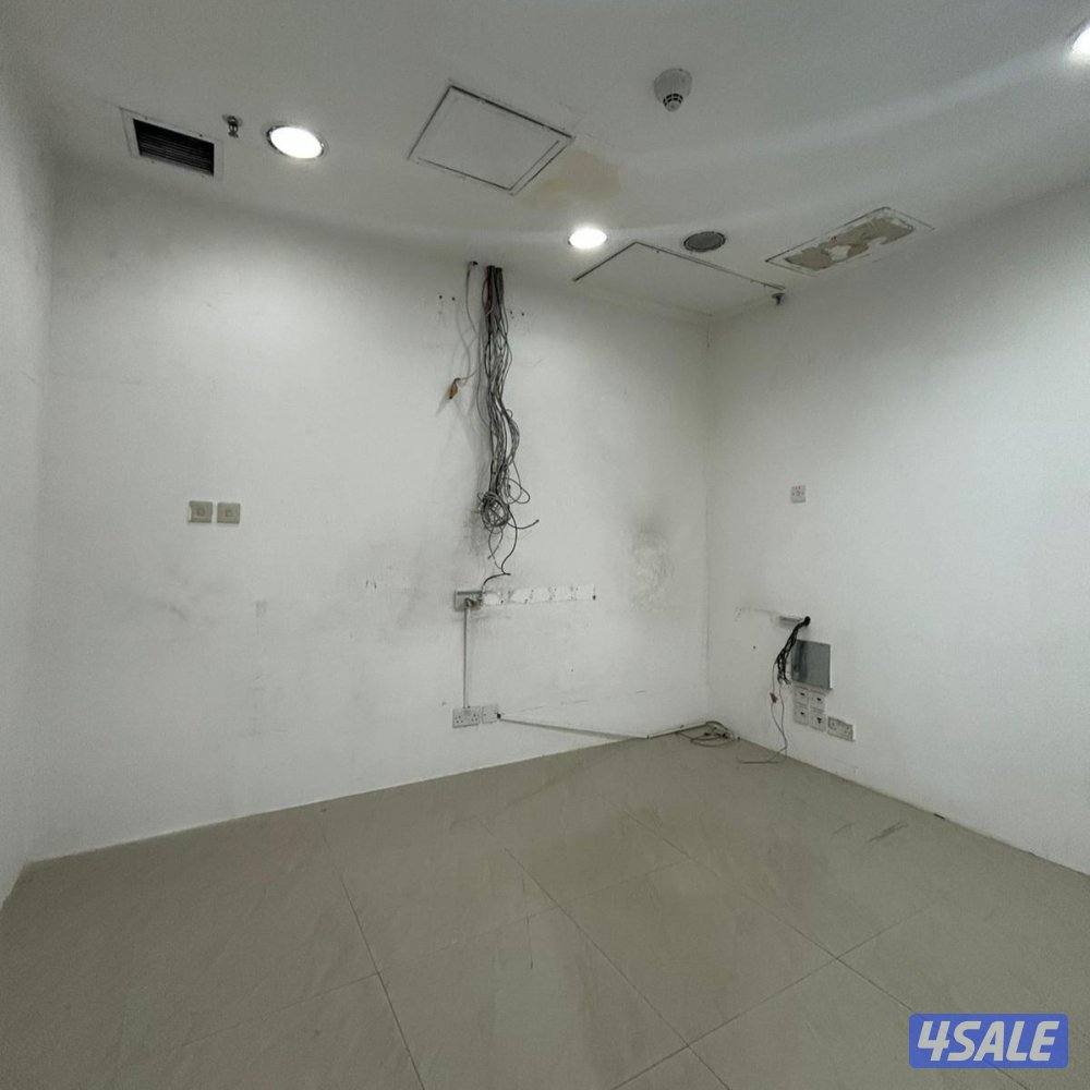 نصف دور تجاري مع فترة سماح للإيجار في القبلة1