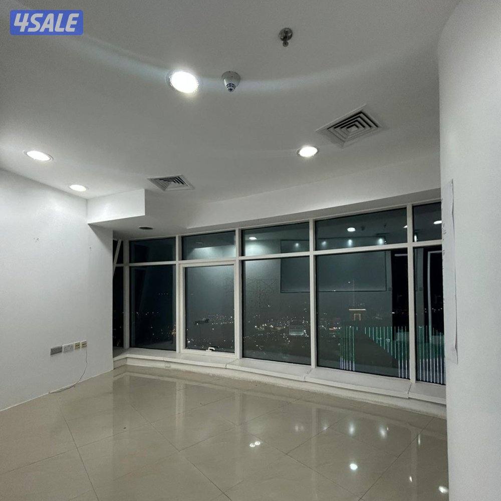 نصف دور تجاري مع فترة سماح للإيجار في القبلة4