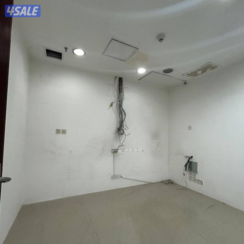 نصف دور تجاري مع فترة سماح للإيجار في القبلة5