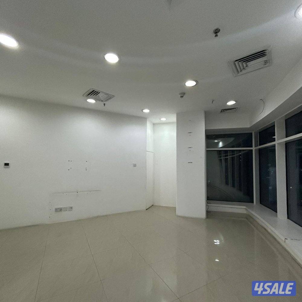 نصف دور تجاري مع فترة سماح للإيجار في القبلة9