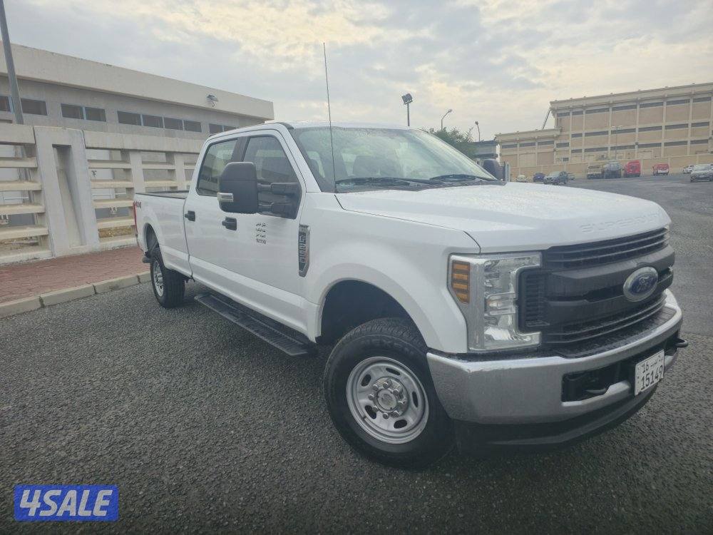 Ford F-250 long chaise 2019 model 4x4 double gear3