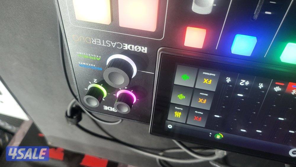 rode caster duo with mic shure mv7+3