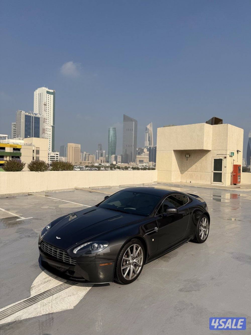 Aston Martin V8 Vantage // 2015 بقمه النظافه0