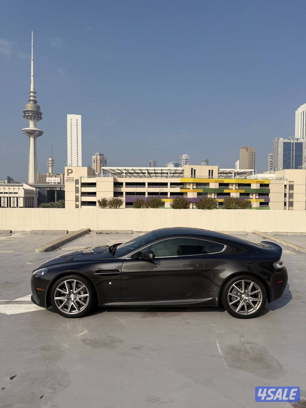 Aston Martin V8 Vantage // 2015 بقمه النظافه1