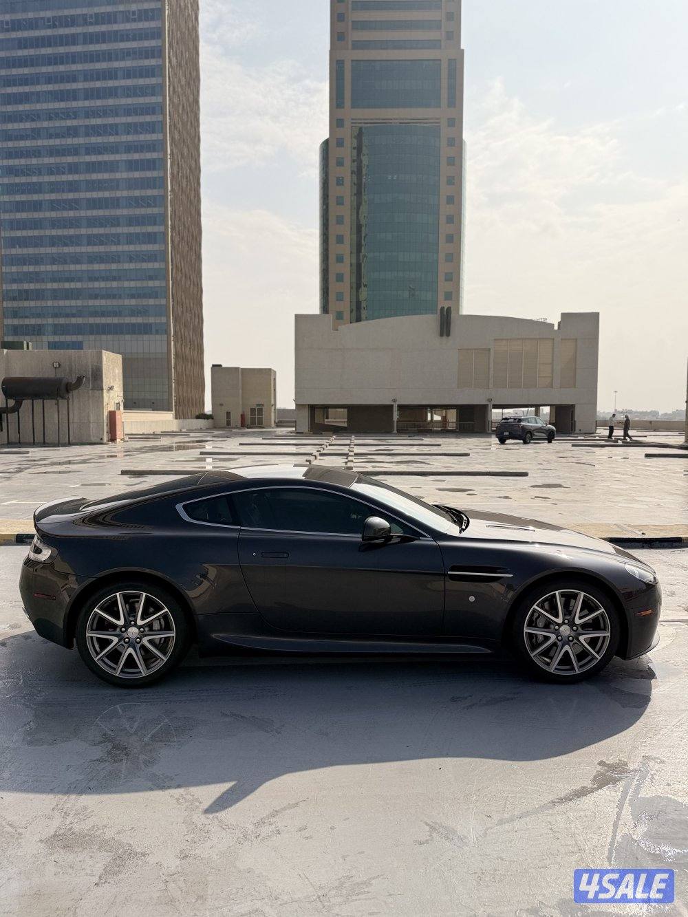 Aston Martin V8 Vantage // 2015 بقمه النظافه3