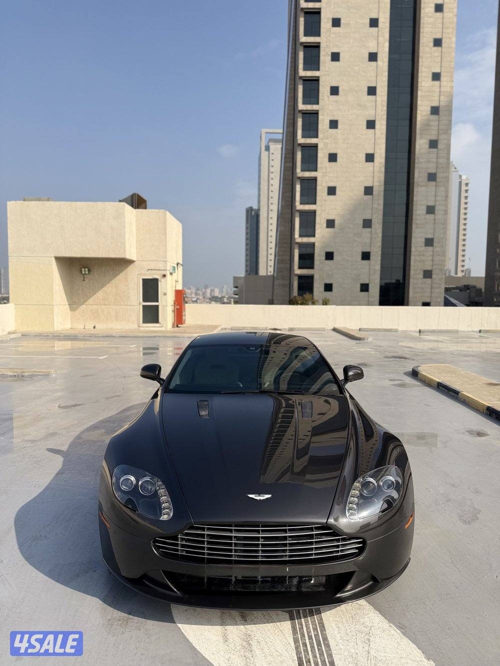 Aston Martin V8 Vantage // 2015 بقمه النظافه8