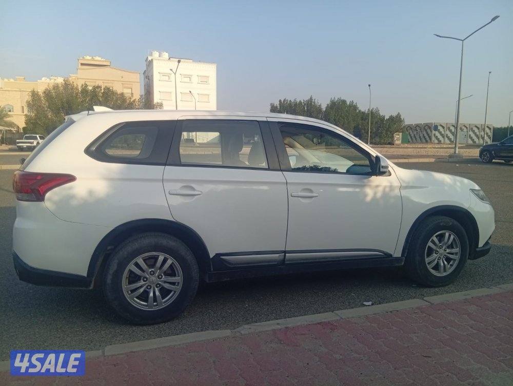 للبيع ميتسوبيشي اوتلاندر موديل 2017 شرط الفحص بحالة ممتازة1