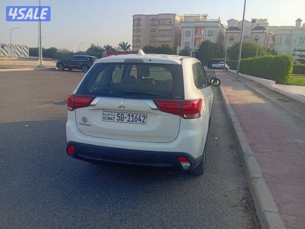 للبيع ميتسوبيشي اوتلاندر موديل 2017 شرط الفحص بحالة ممتازة2
