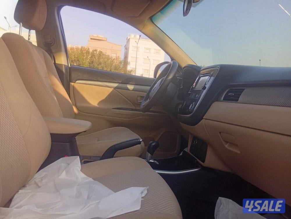 للبيع ميتسوبيشي اوتلاندر موديل 2017 شرط الفحص بحالة ممتازة3