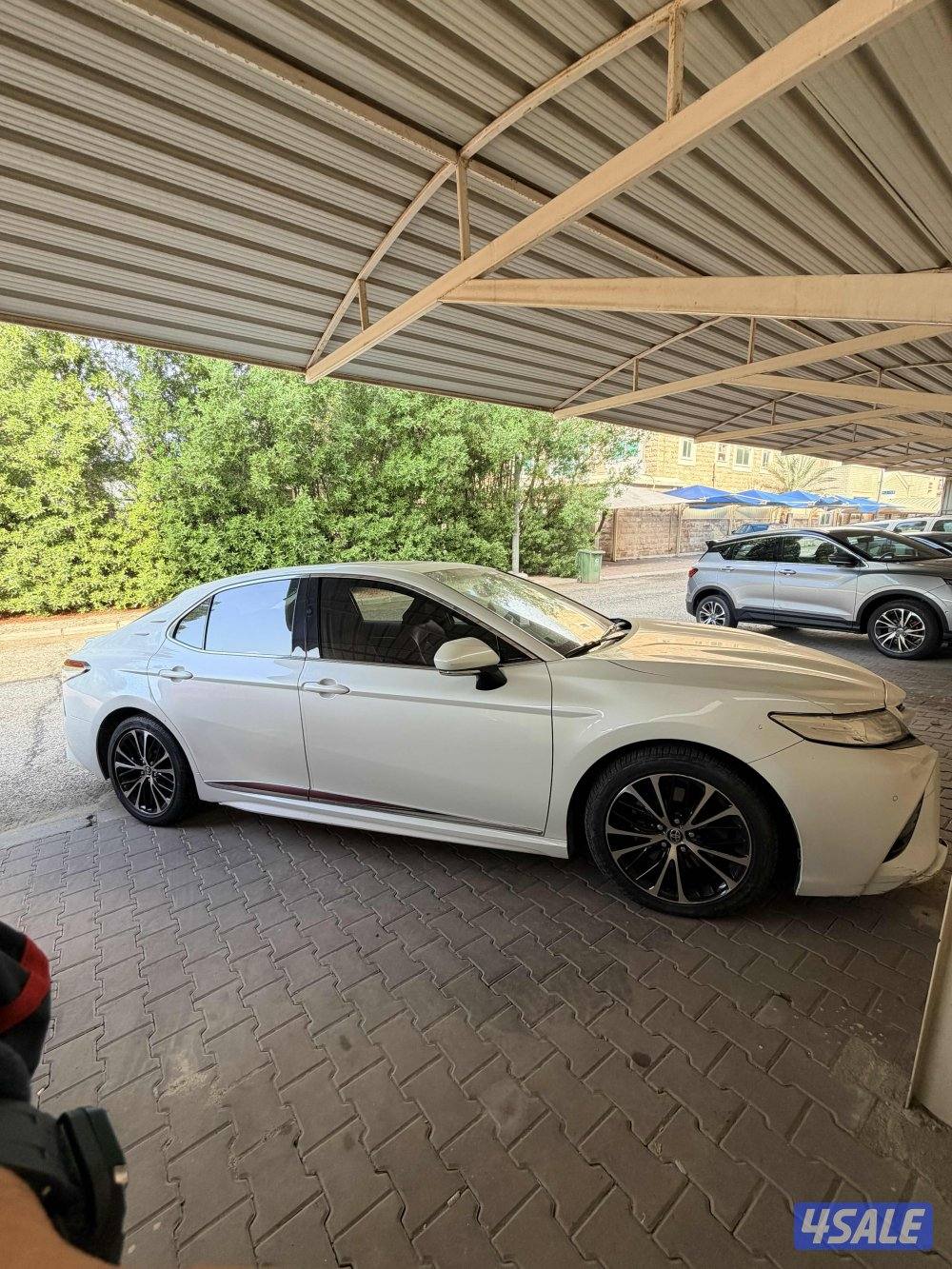 للبيع كامري 20203