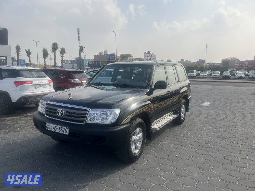 للبيع لاند كروزر موديل 2003مخزن ماشي520