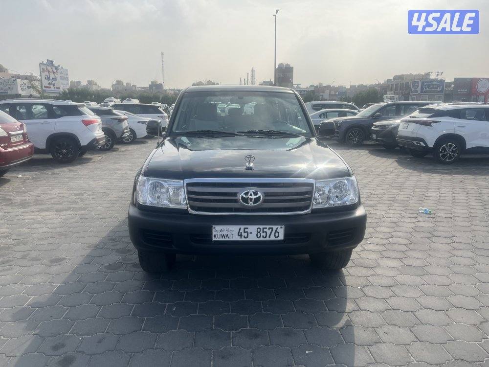 للبيع لاند كروزر موديل 2003مخزن ماشي522