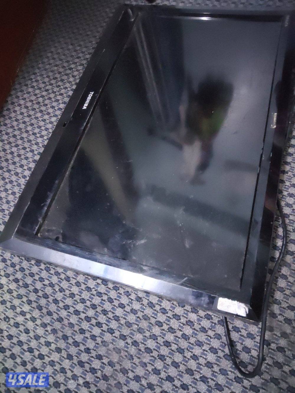 تلفزيون توشيبا نضيف وشغال1