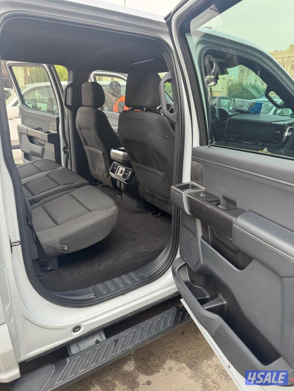 للبيع وانيت فورد F150 FX4 قمارتين8