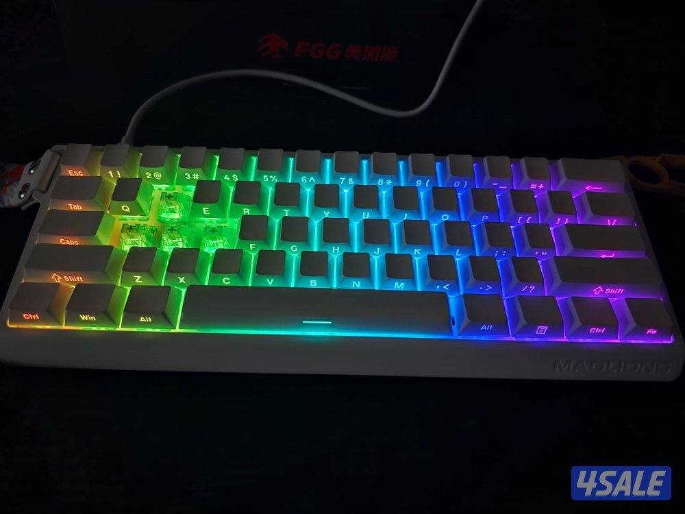 كيبورد mad60 he مغناطيسي ابيض2