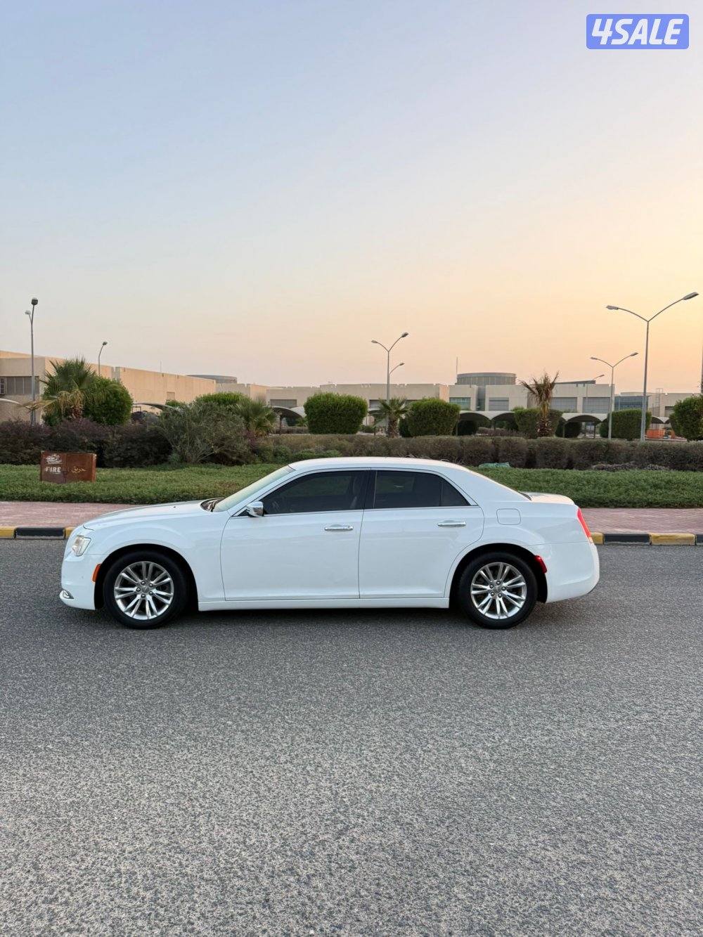 كرايزر 8 سلندر هيمي موديل 2019 بحاله الوكالة سيرفيس منتظم سيرفس مجاني0