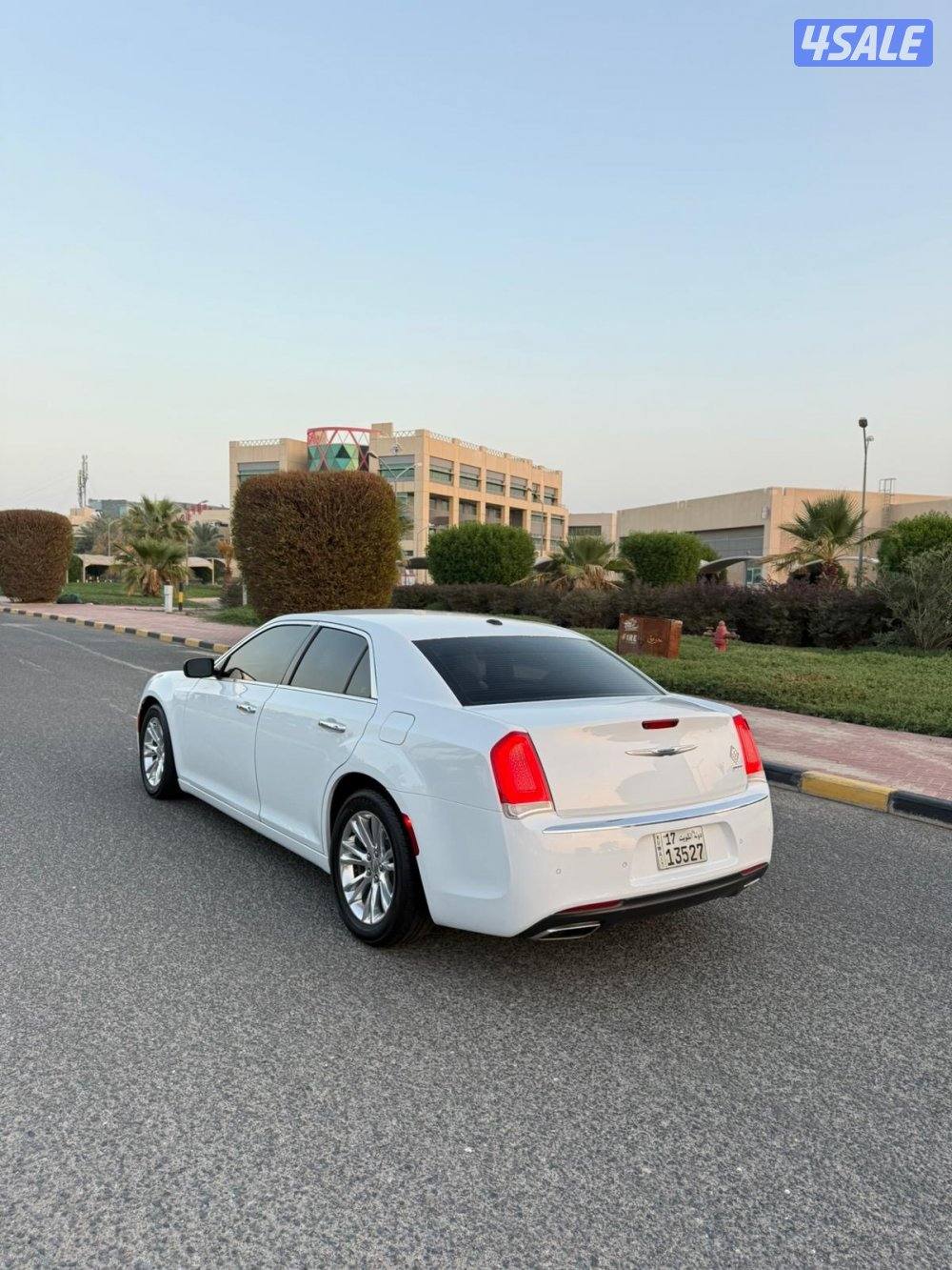 كرايزر 8 سلندر هيمي موديل 2019 بحاله الوكالة سيرفيس منتظم سيرفس مجاني3