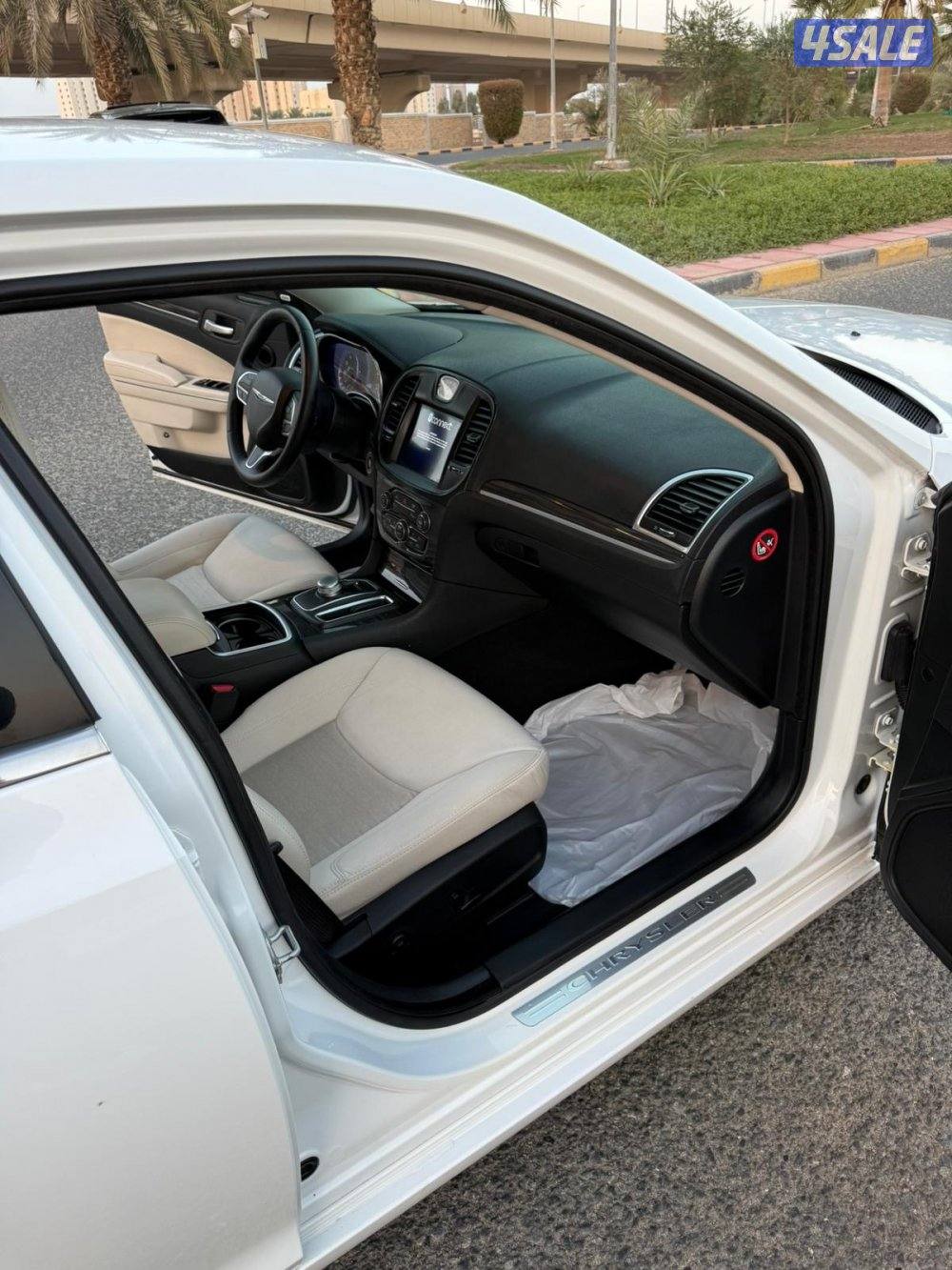 كرايزر 8 سلندر هيمي موديل 2019 بحاله الوكالة سيرفيس منتظم سيرفس مجاني8