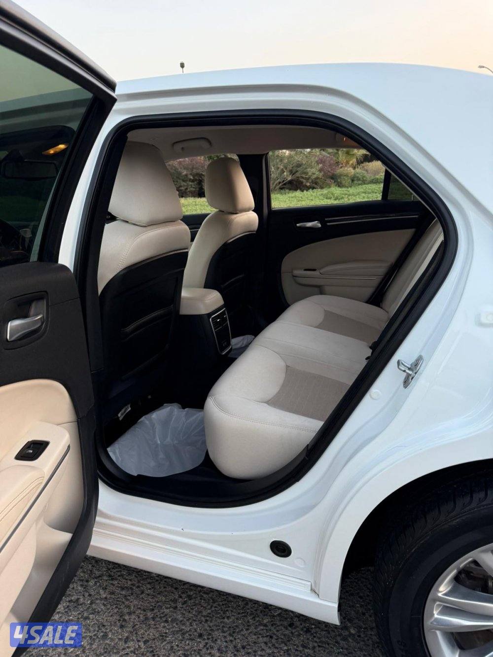 كرايزر 8 سلندر هيمي موديل 2019 بحاله الوكالة سيرفيس منتظم سيرفس مجاني11