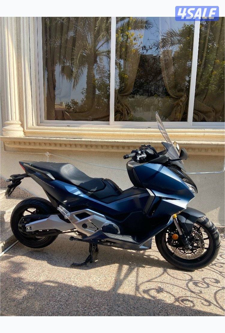 للبيع هوندا فورزا ٧٥٠0