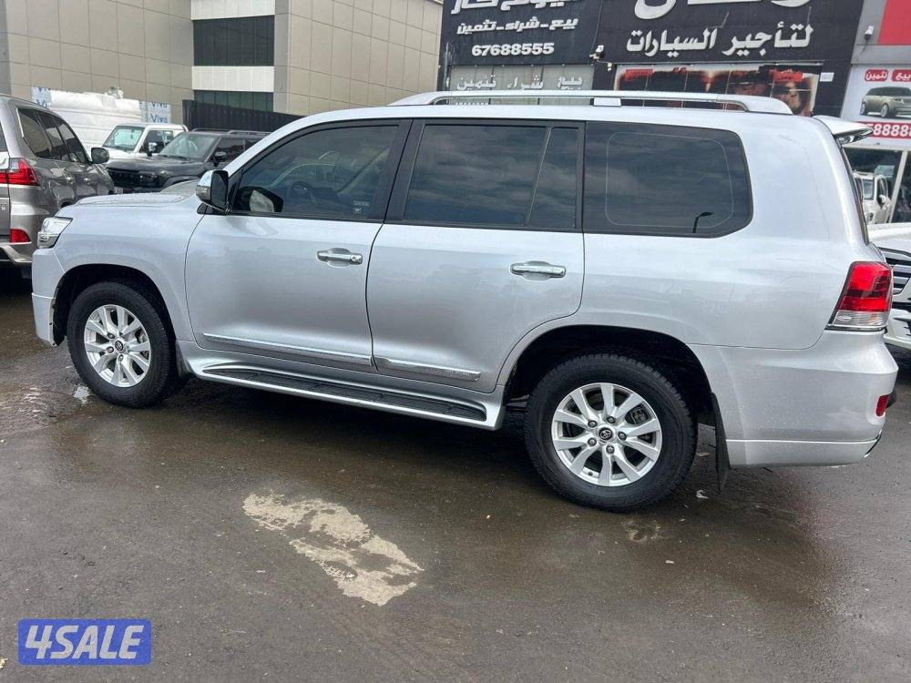 لاند كروزر GX.R. V83