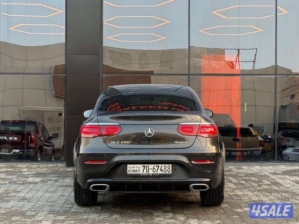 MERCEDES GLC 200 4 MATIC _2023 عداد 23 الف فقط3