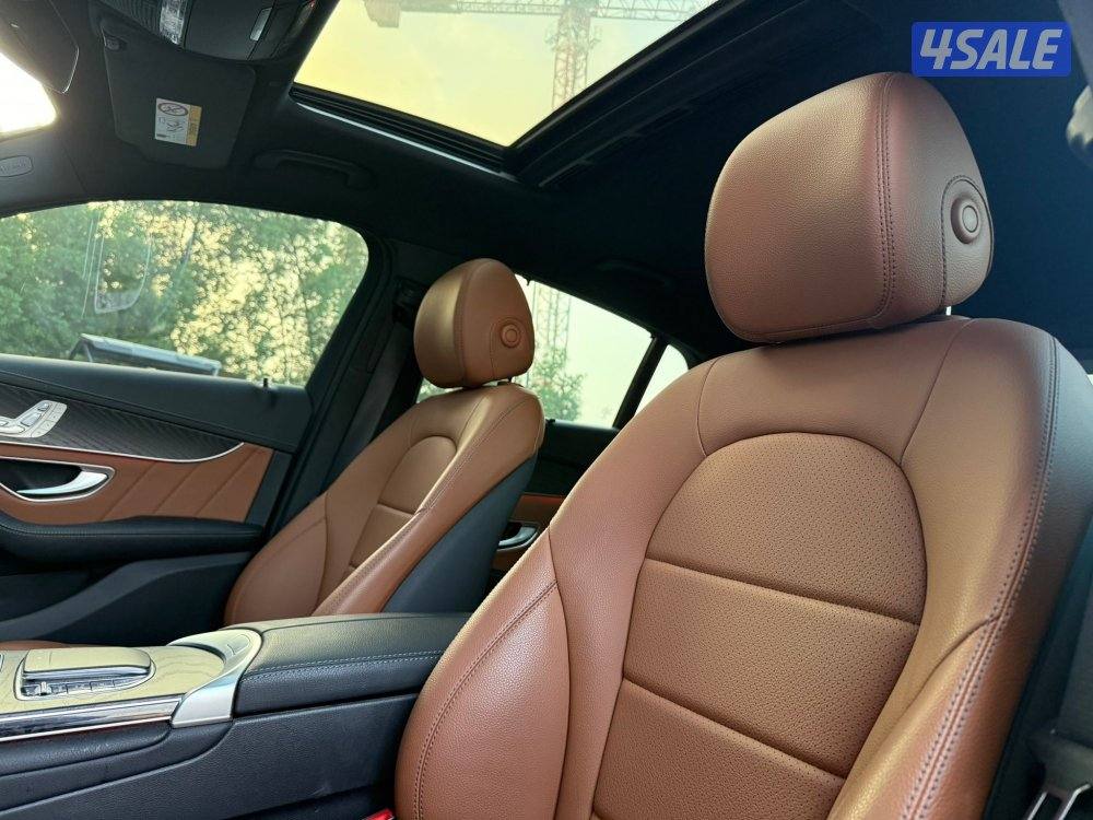 MERCEDES GLC 200 4 MATIC _2023 عداد 23 الف فقط8