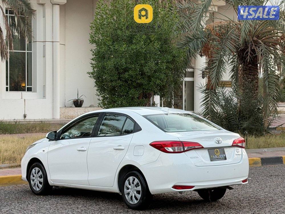 للبيع يارس موديل 2021 وارد الساير5