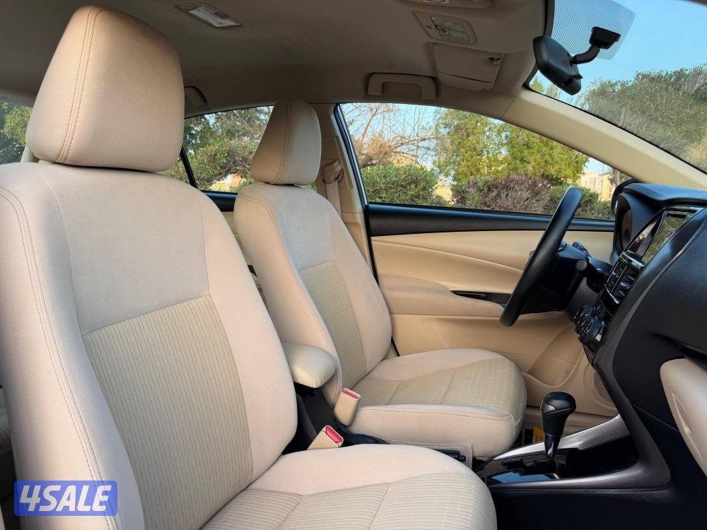 للبيع يارس موديل 2021 وارد الساير8