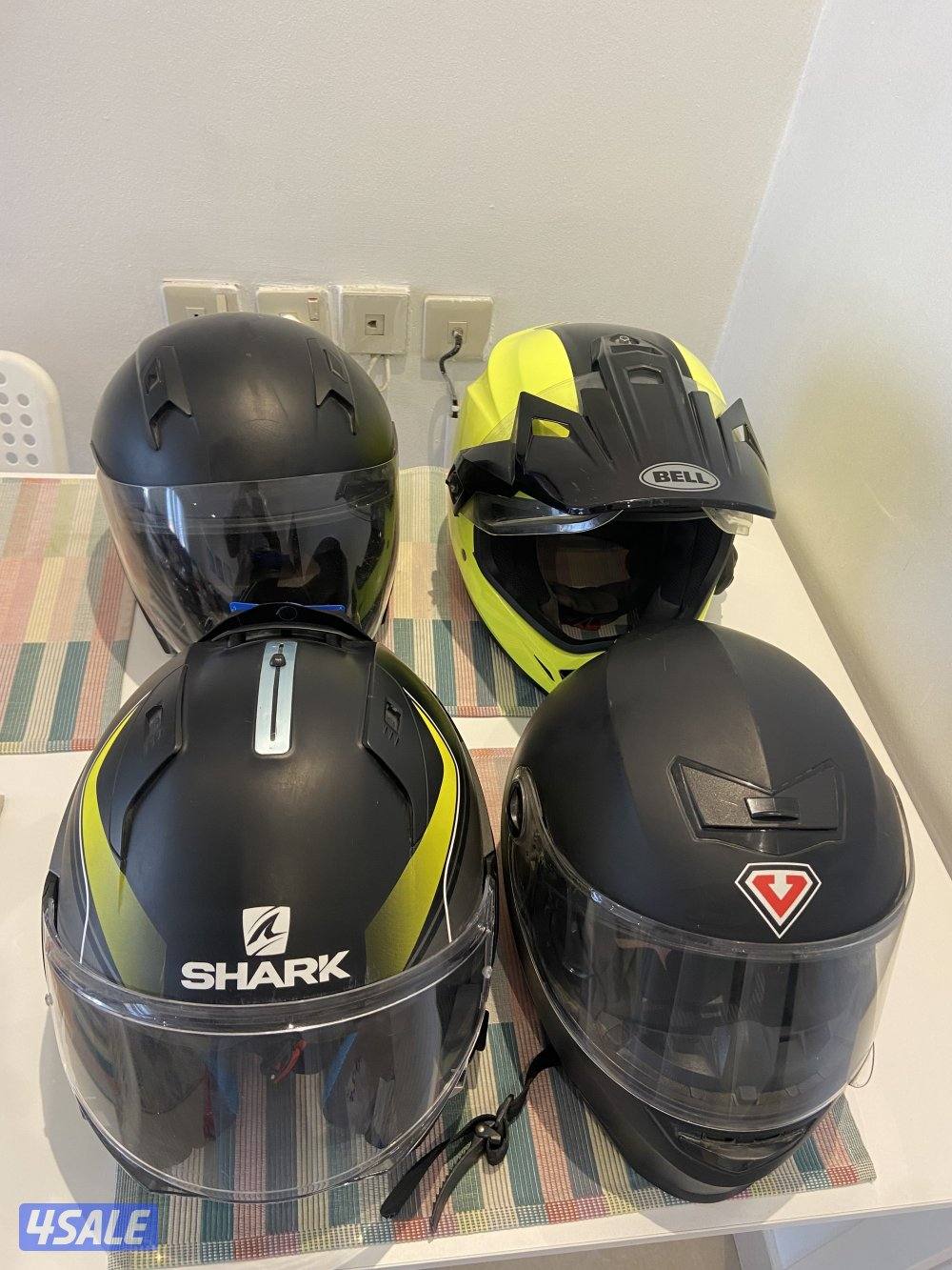 مجموعة خوذ وجناط وسماعه0