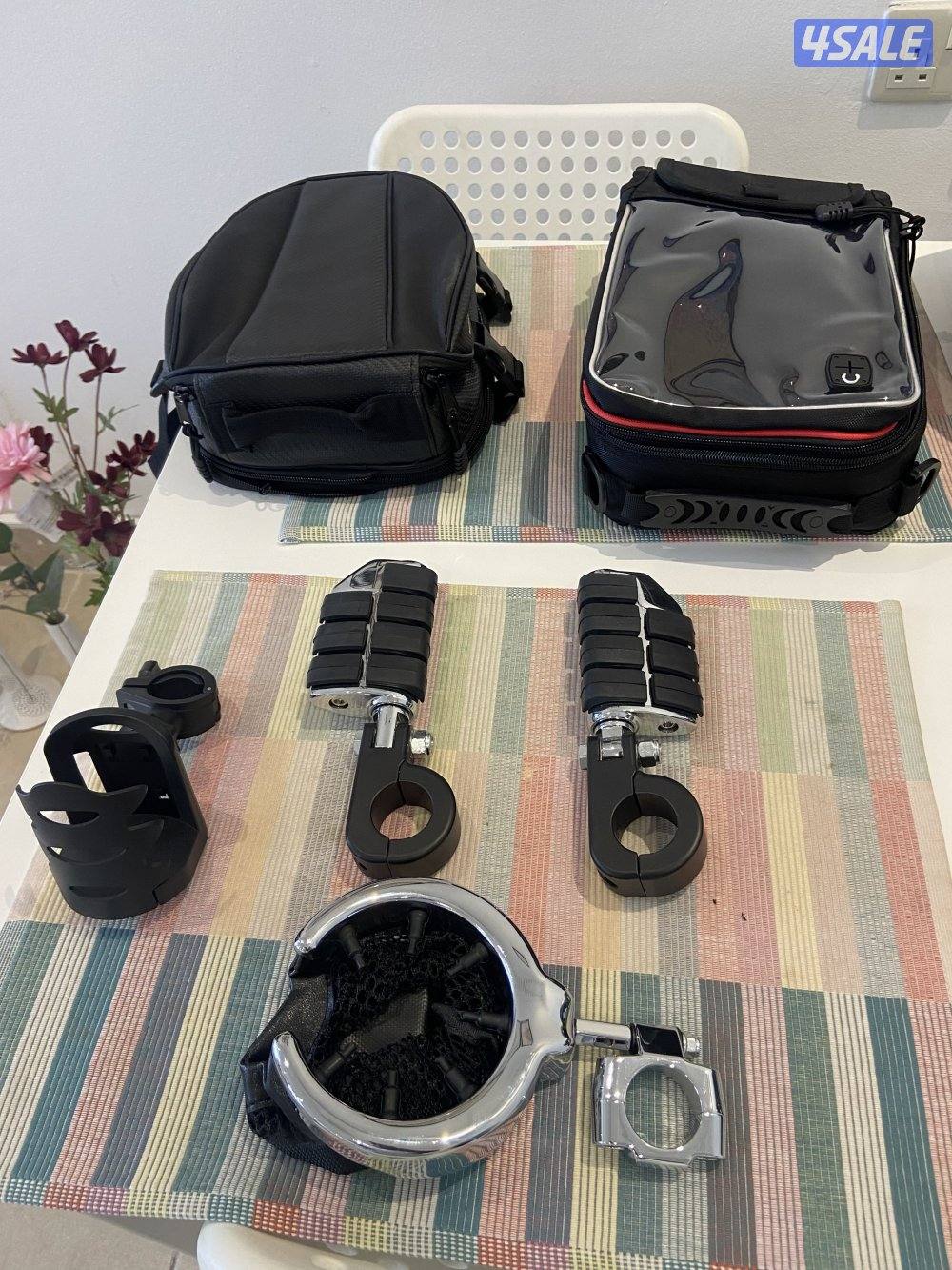 مجموعة خوذ وجناط وسماعه1